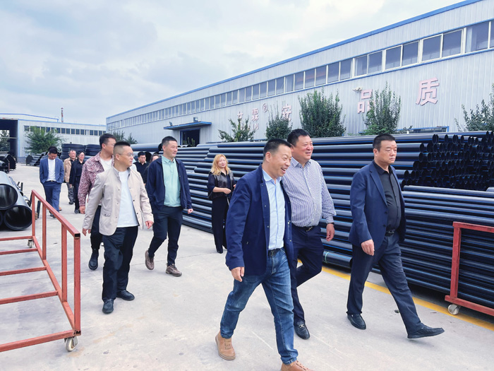 交大总裁班师生进入jnh.com实业参观学习 交大总裁班师生进入jnh.com实业参观学习
