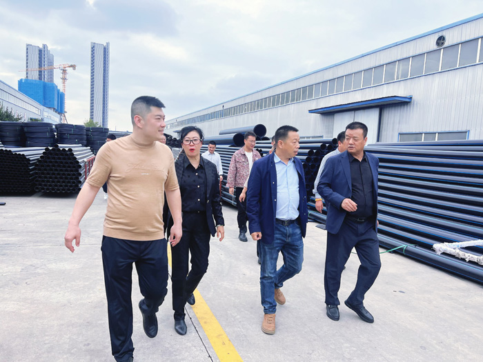 交大总裁班师生进入jnh.com实业参观学习 交大总裁班师生进入jnh.com实业参观学习